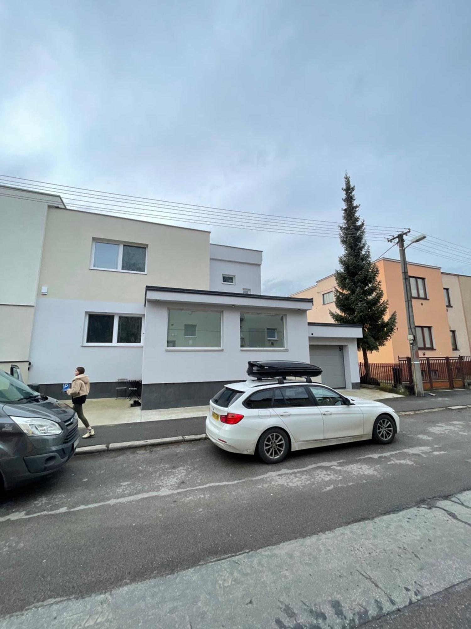 Komfortne Byvanie S Garazou - Parkovanim Žilina Buitenkant foto